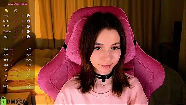 Snapshot of LittleOriana chatting on 03-01-25, 08:32 LittleOriana online show from 03-01-25, 08:32