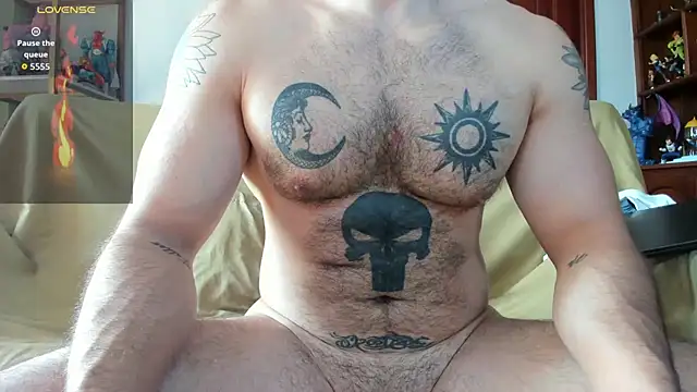 Snapshot of Lyon_White chatting on 09-13-25, 12:38 Lyon White online show from 09-13-25, 12:38