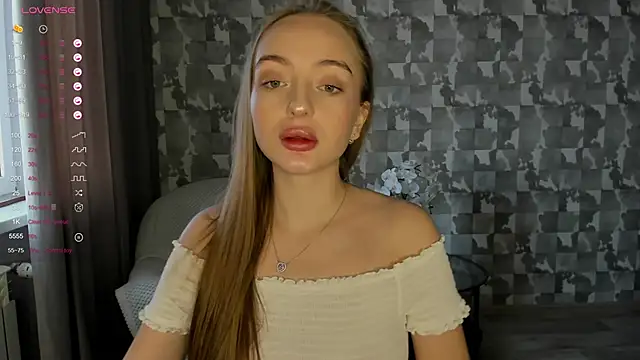 Snapshot of A_delina chatting on 02-25-25, 01:32 A delina online show from 02-25-25, 01:32