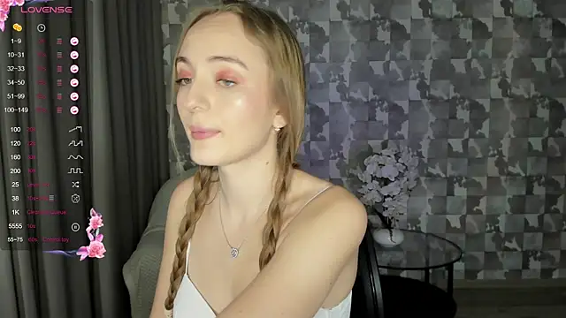 Snapshot of A_delina chatting on 02-04-25, 03:04 A delina online show from 02-04-25, 03:04