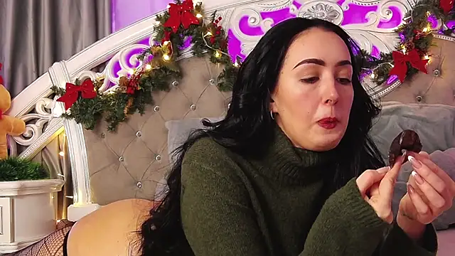 KimKhallifa online show from 12-18-25, 05:12