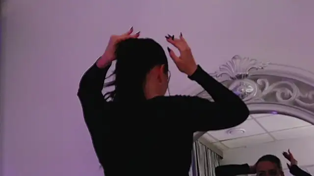 KimKhallifa online show from 11-29-25, 03:06