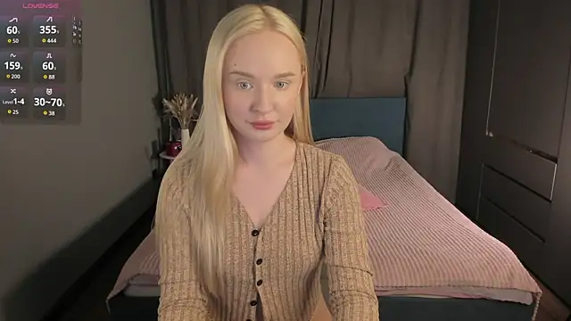 Olivia livi online show from 06-17-26, 07:35