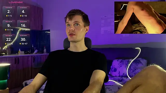 Leonnextdoor online show from 04-11-26, 08:23