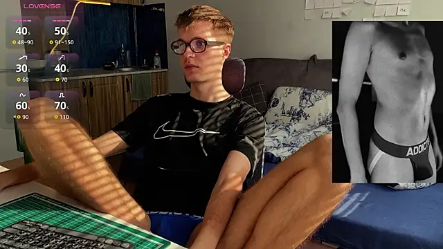 Leonnextdoor online show from 02-28-26, 07:52