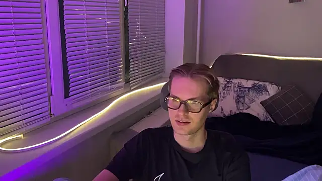 Leonnextdoor online show from 01-08-26, 11:49