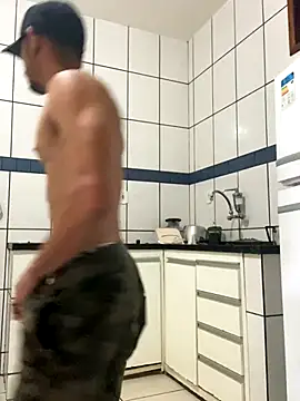 Snapshot of M1chup chatting on 11-14-25, 01:48 M1chup online show from 11-14-25, 01:48