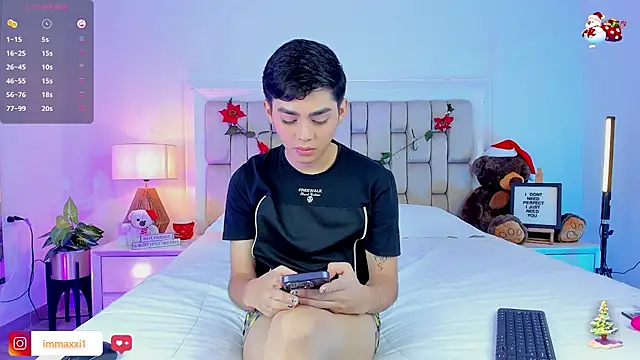 Maxi little online show from 12-22-25, 07:58