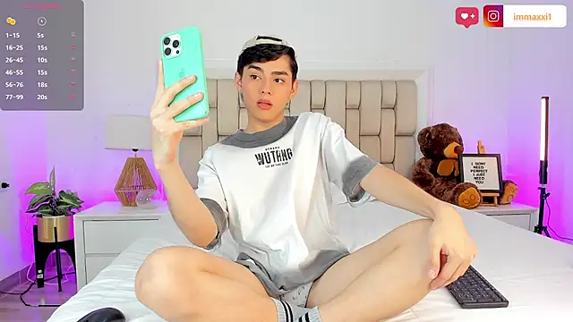 Maxi little online show from 11-22-25, 08:51