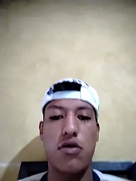 Snapshot of MartzJJ chatting on 10-21-25, 07:57 MartzJJ online show from 10-21-25, 07:57