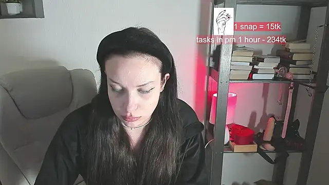 Snapshot of worship_vika chatting on 02-19-25, 12:11 worship vika online show from 02-19-25, 12:11