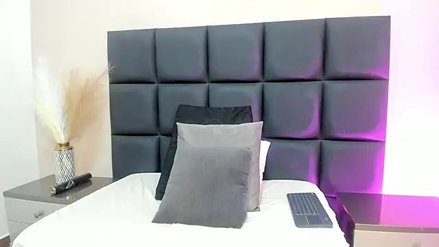 EloiseQuinn online show from 10-12-25, 05:03