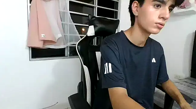 Snapshot of nohatwink chatting on 01-13-25, 02:50 nohatwink online show from 01-13-25, 02:50