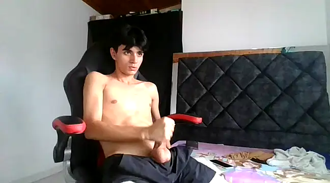 Snapshot of nohatwink chatting on 01-10-25, 03:06 nohatwink online show from 01-10-25, 03:06