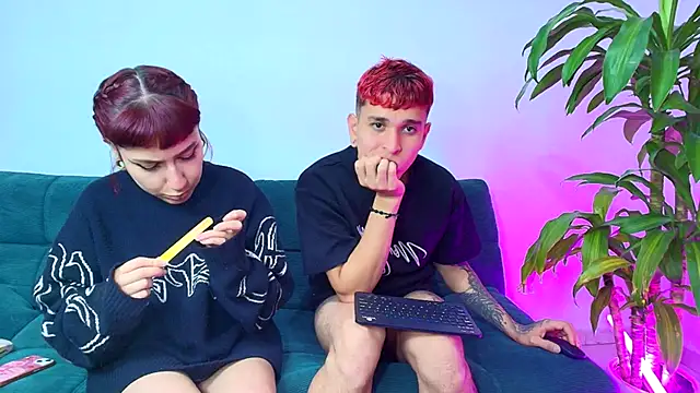 Snapshot of Sky_Intimate chatting on 03-09-25, 09:46 Sky Intimate online show from 03-09-25, 09:46