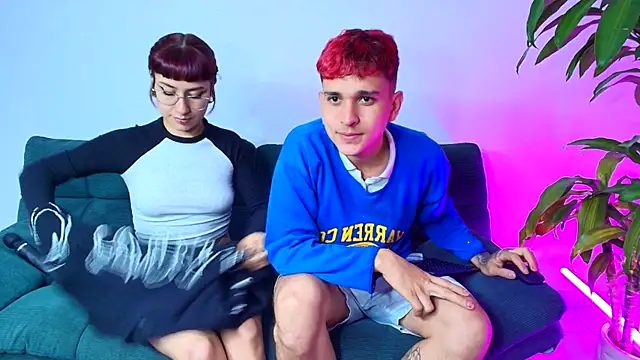 Snapshot of Sky_Intimate chatting on 03-08-25, 02:12 Sky Intimate online show from 03-08-25, 02:12