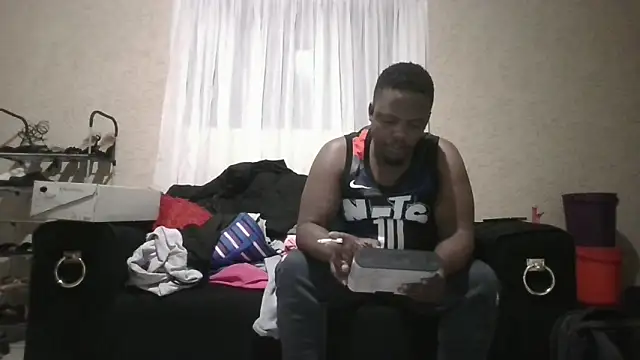 ThamiXX online show from 05-13-26, 06:59