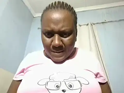 Snapshot of ThamiXX chatting on 01-16-25, 03:02 ThamiXX online show from 01-16-25, 03:02