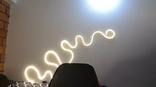 conejita linda online show from 12-23-25, 04:23