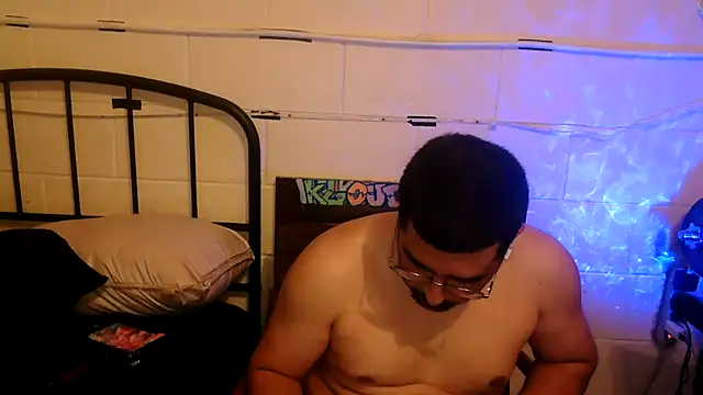 Snapshot of k1oudE chatting on 07-14-26, 02:05 k1oudE online show from 07-14-26, 02:05