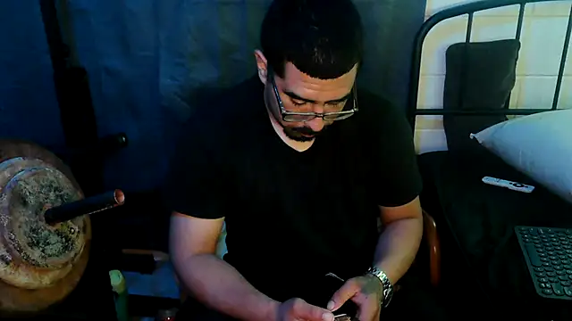 k1oudE online show from 05-27-26, 02:02