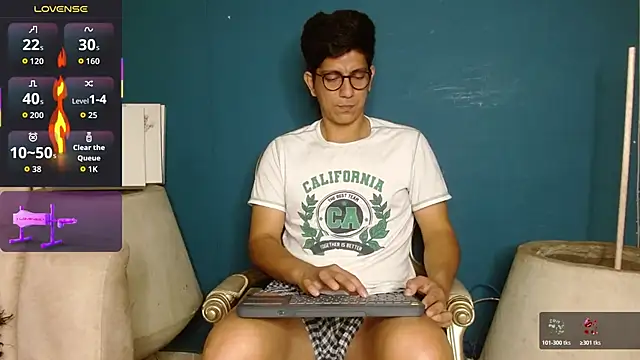 Noah-cock online show from 11-17-25, 05:00