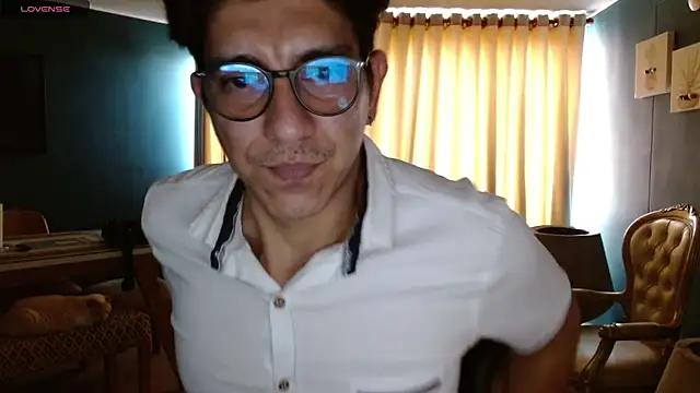 Snapshot of Noah-cock chatting on 02-09-26, 08:18 Noah-cock online show from 02-09-26, 08:18