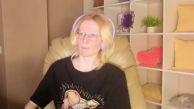 ElizabethHarpper online show from 11-03-25, 01:11