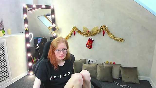 Snapshot of ElizabethHarpper chatting on 01-26-25, 04:41 ElizabethHarpper online show from 01-26-25, 04:41