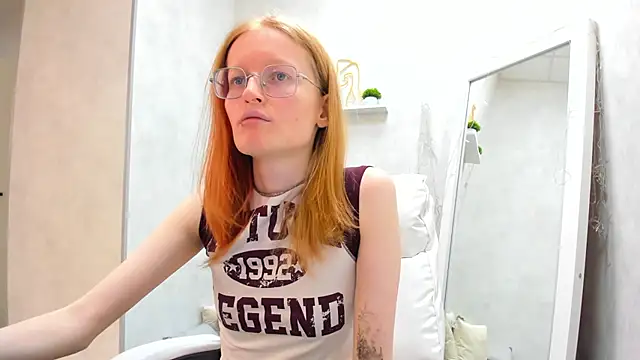 Snapshot of ElizabethHarpper chatting on 03-06-25, 08:19 ElizabethHarpper online show from 03-06-25, 08:19