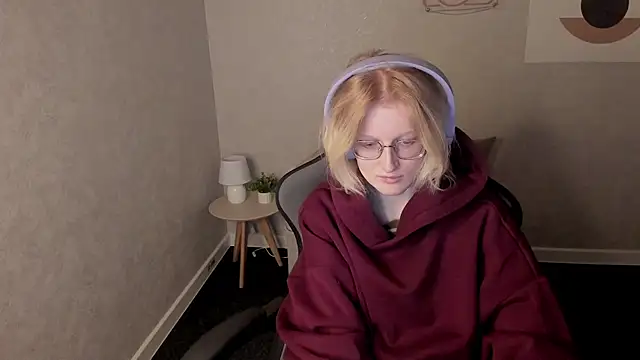 ElizabethHarpper online show from 11-22-25, 01:15