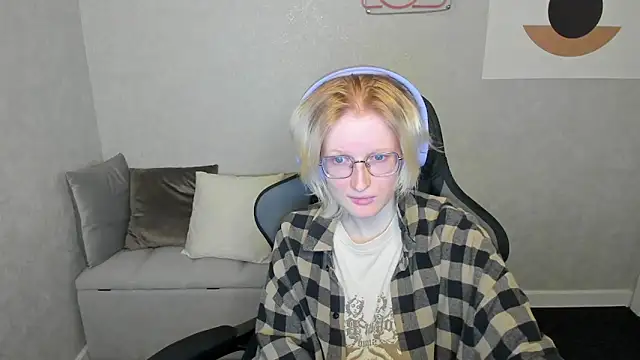 Snapshot of ElizabethHarpper chatting on 09-23-25, 01:12 ElizabethHarpper online show from 09-23-25, 01:12