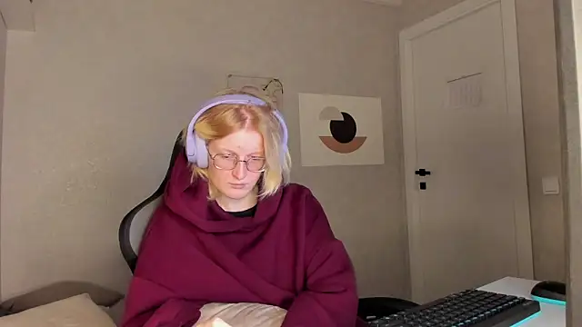 ElizabethHarpper online show from 11-10-25, 01:21