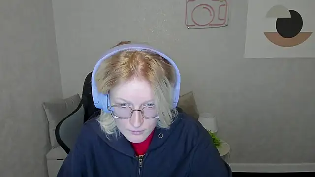 Snapshot of ElizabethHarpper chatting on 09-12-25, 12:11 ElizabethHarpper online show from 09-12-25, 12:11