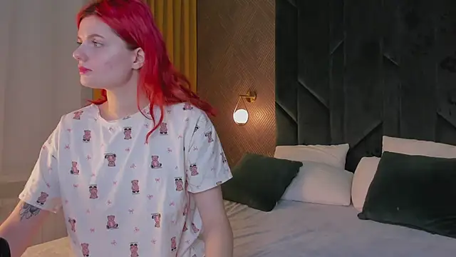 Snapshot of CharlotteMitchell chatting on 02-05-26, 09:16 CharlotteMitchell online show from 02-05-26, 09:16