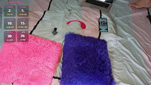 Rocket1978 online show from 03-26-26, 01:42