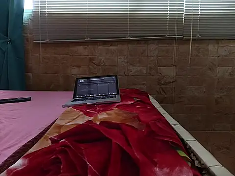 Rocket1978 online show from 11-12-25, 05:50