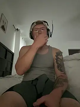 Snapshot of tcadle1824 chatting on 03-22-26, 11:17 tcadle1824 online show from 03-22-26, 11:17