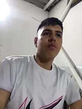Snapshot of Angel_Khouri chatting on 09-20-25, 03:11 Angel Khouri online show from 09-20-25, 03:11