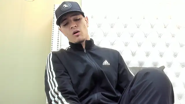 Snapshot of DAVID_VICTORIAA chatting on 09-18-25, 01:14 DAVID VICTORIAA online show from 09-18-25, 01:14