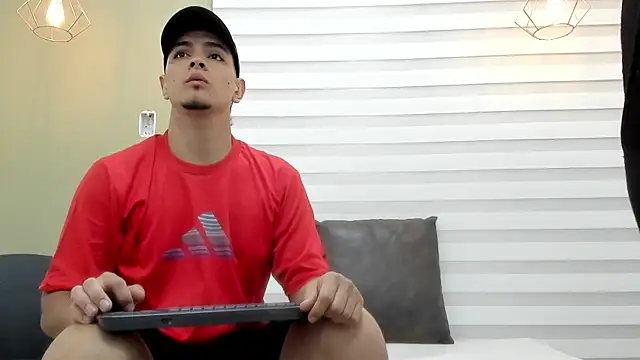 Snapshot of DAVID_VICTORIAA chatting on 09-09-25, 01:09 DAVID VICTORIAA online show from 09-09-25, 01:09