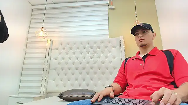 DAVID VICTORIAA online show from 12-16-25, 01:04