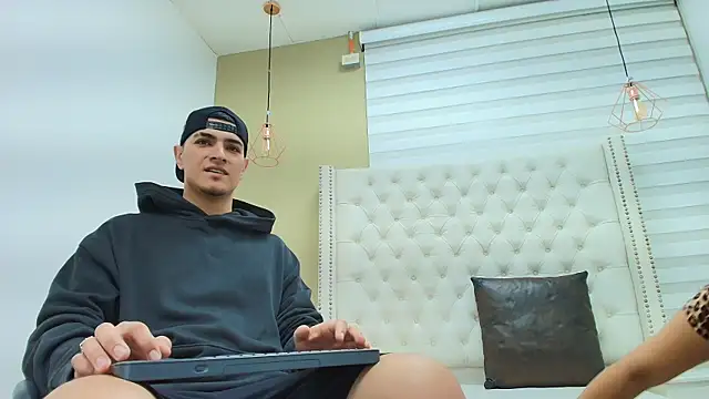 DAVID VICTORIAA online show from 01-10-26, 01:06