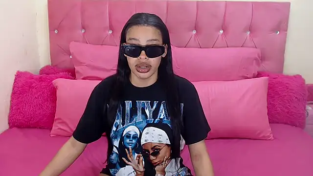 naughtiest baddy online show from 09-25-25, 07:53