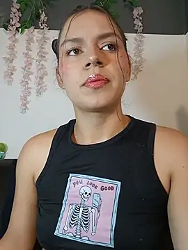 Danni shy online show from 05-20-26, 11:13