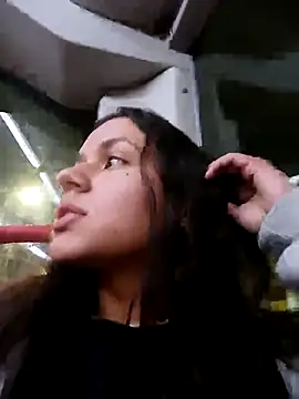 Snapshot of Danni_shy chatting on 02-26-25, 01:46 Danni shy online show from 02-26-25, 01:46