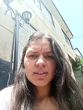 Snapshot of Danni_shy chatting on 02-28-25, 05:15 Danni shy online show from 02-28-25, 05:15