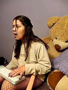 Snapshot of Danni_shy chatting on 03-02-25, 03:41 Danni shy online show from 03-02-25, 03:41