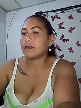 Snapshot of Abigail_BigTits chatting on 03-22-25, 01:54 Abigail BigTits online show from 03-22-25, 01:54