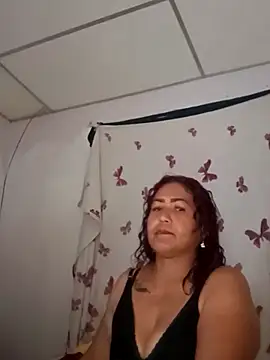 Snapshot of Abigail_BigTits chatting on 01-14-25, 04:04 Abigail BigTits online show from 01-14-25, 04:04